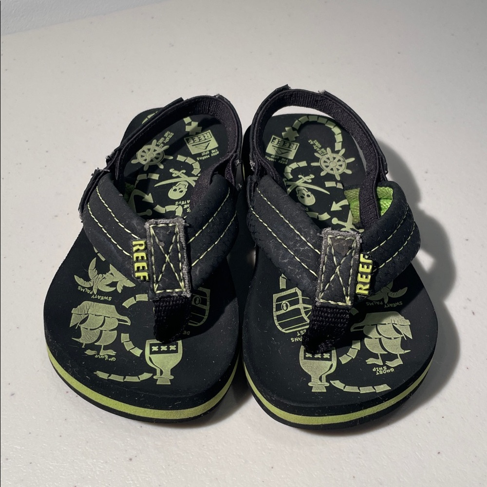 Reef Kids Black and Lime Green Nautical Flip Sandals
